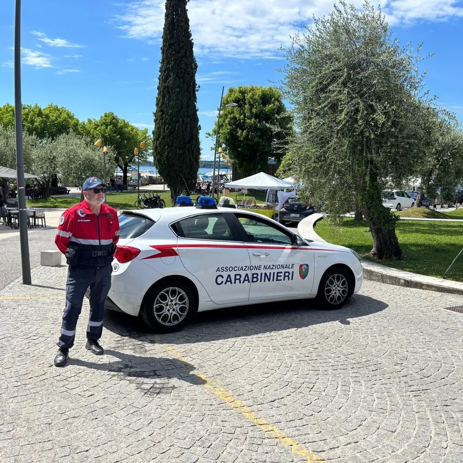 Volontari in servizio di viabilità